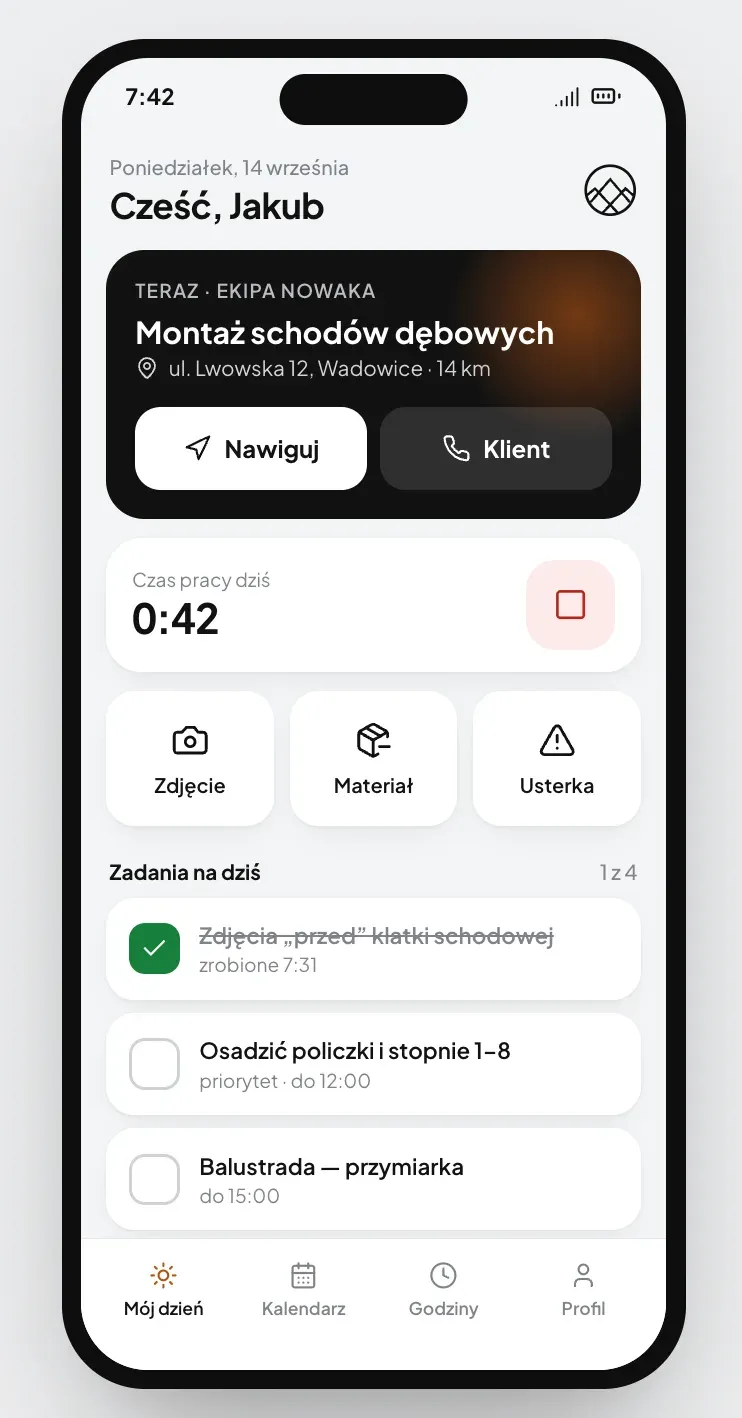 Aplikacja PWA pracownika: bieżące zlecenie, czas pracy, przyciski zgłoszeń i lista zadań na dziś